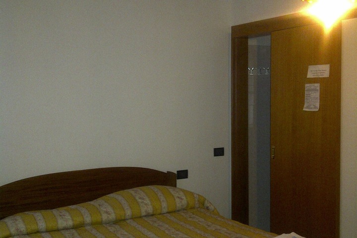 Room 6 of 47