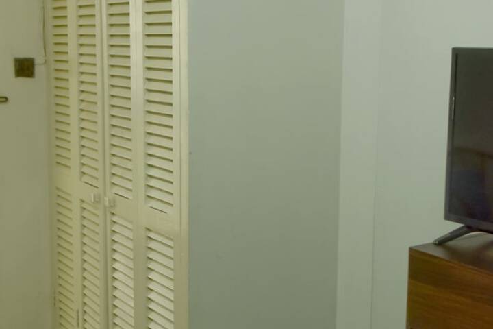 Room 8 of 38