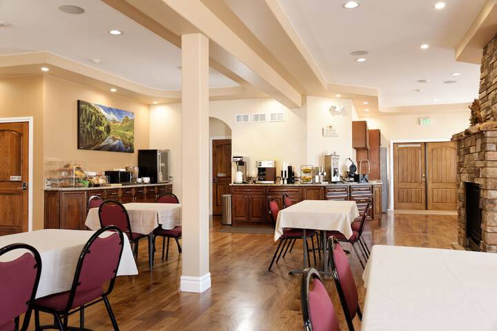 Breakfast area