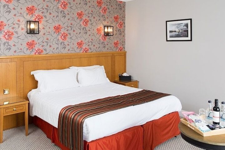 Room 7 of 70