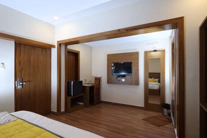 Room 14 of 30