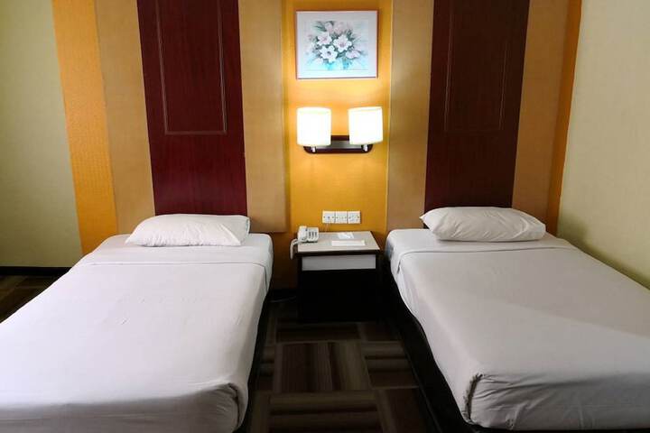 Room 7 of 48
