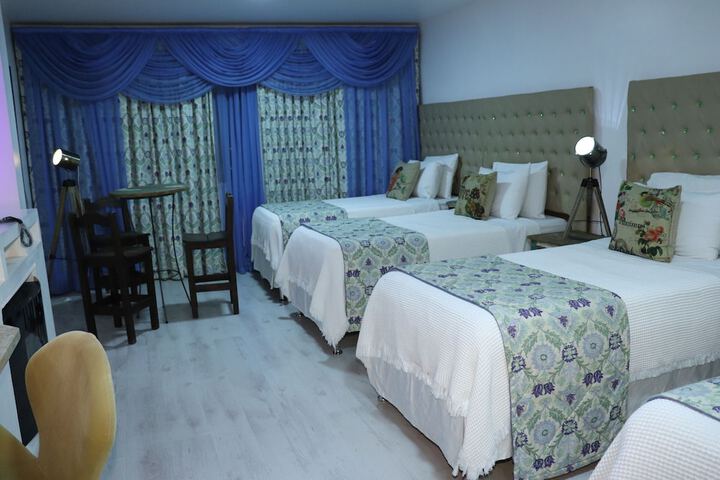 Room 36 of 80