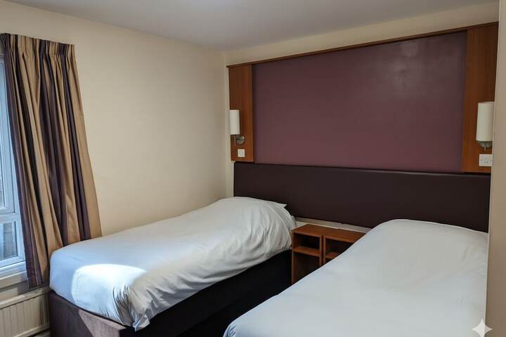 Room 3 of 16