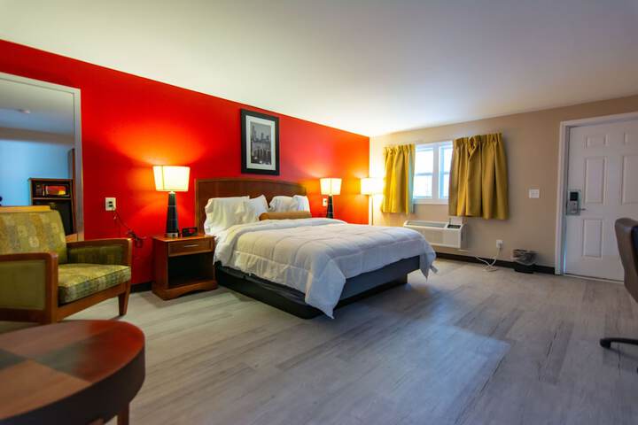 Room 7 of 16