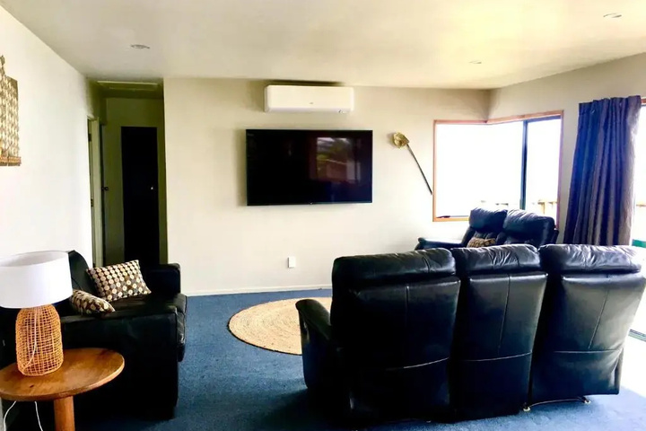 Panoramic Views House