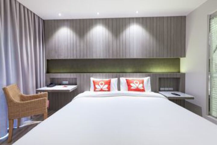 Room 28 of 53