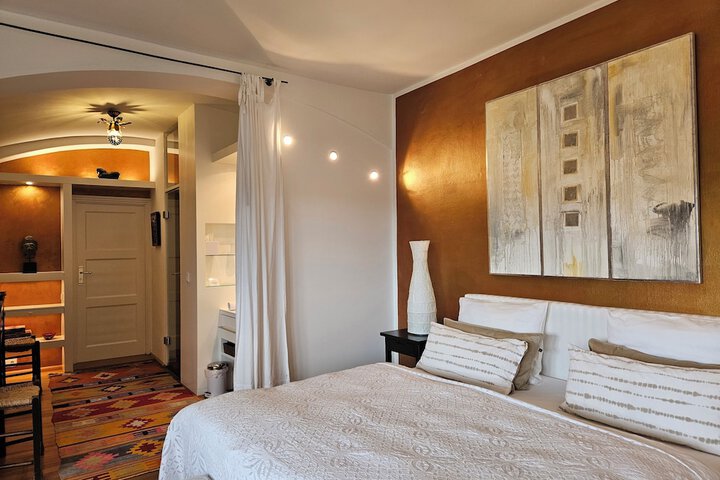 Room 12 of 52