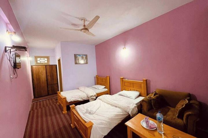 Room 5 of 25
