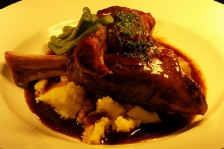 Dining 216 of 384