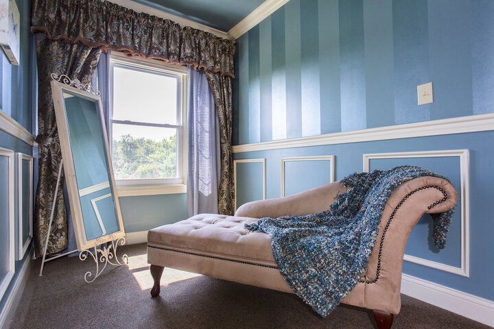 Room 43 of 94