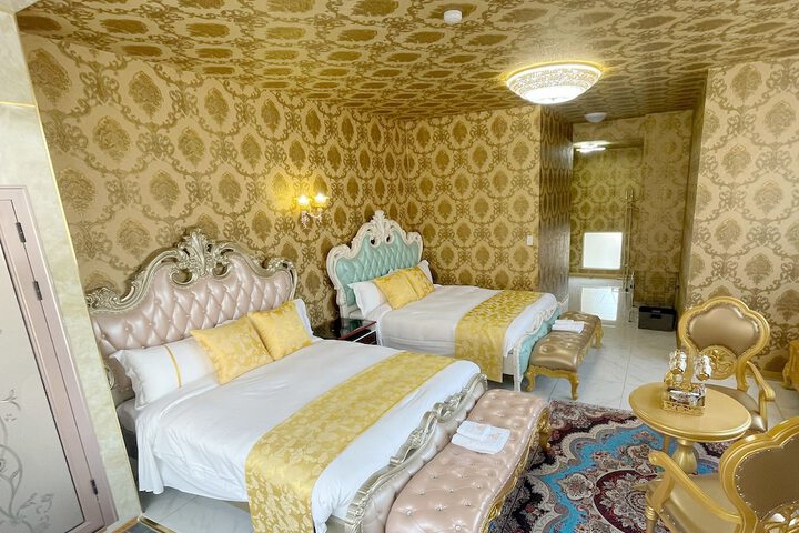 Room 58 of 185