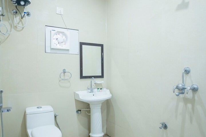 Room 47 of 80