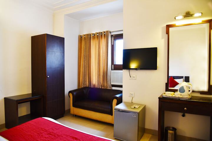 Room 12 of 29