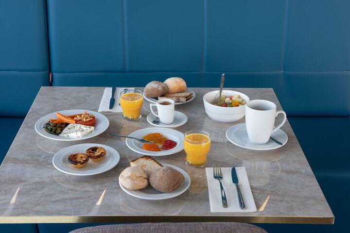 Breakfast/Coffee Service 75 of 100