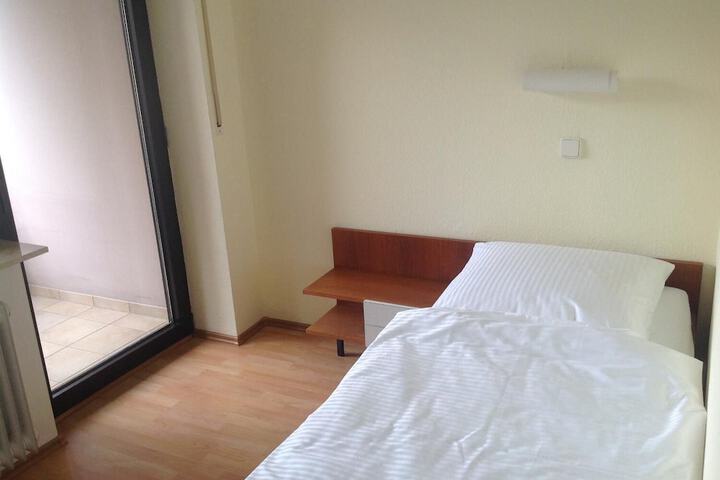 Room 6 of 24