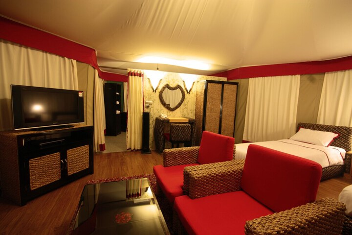 Room 4 of 71