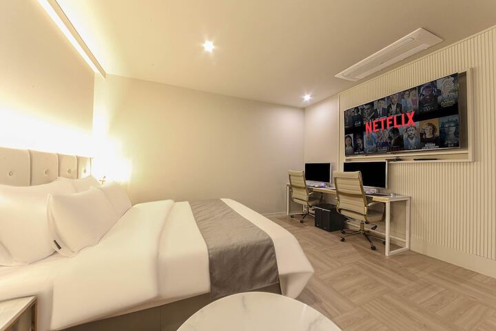 Room 14 of 45