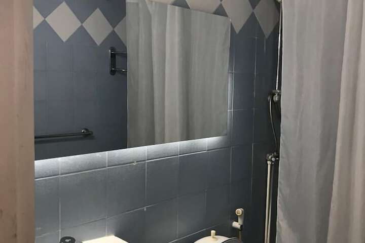 Room 27 of 37