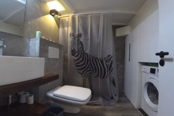 Room 4 of 29