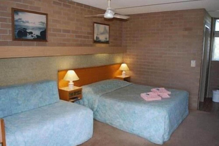 Room 14 of 24
