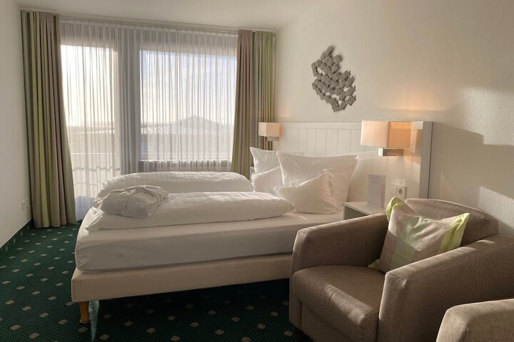 Room 40 of 99
