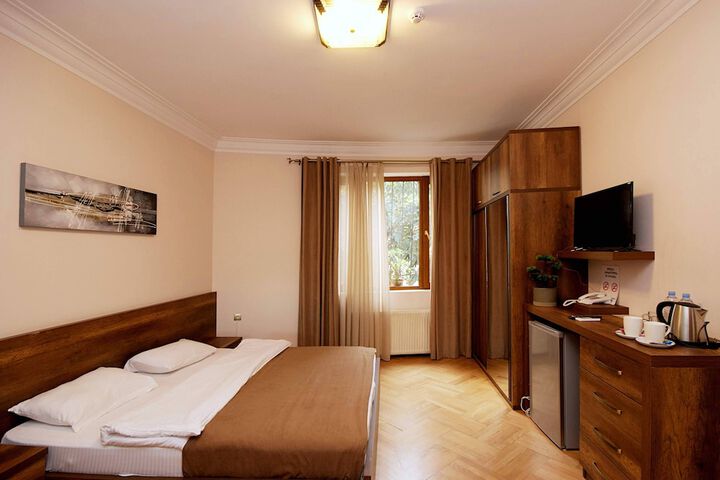 Room 8 of 46