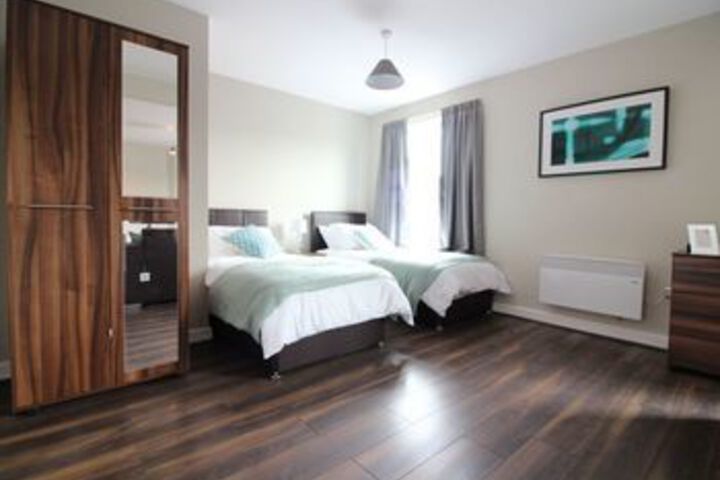 Room 6 of 15