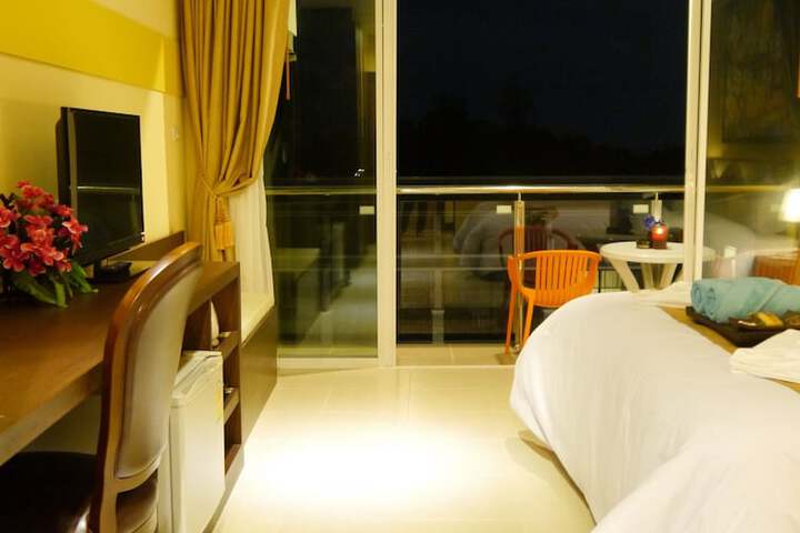 Room 7 of 38