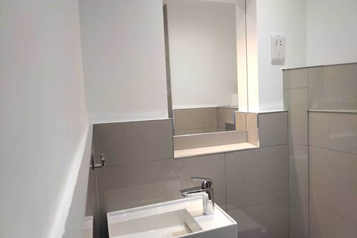 Room 190 of 283