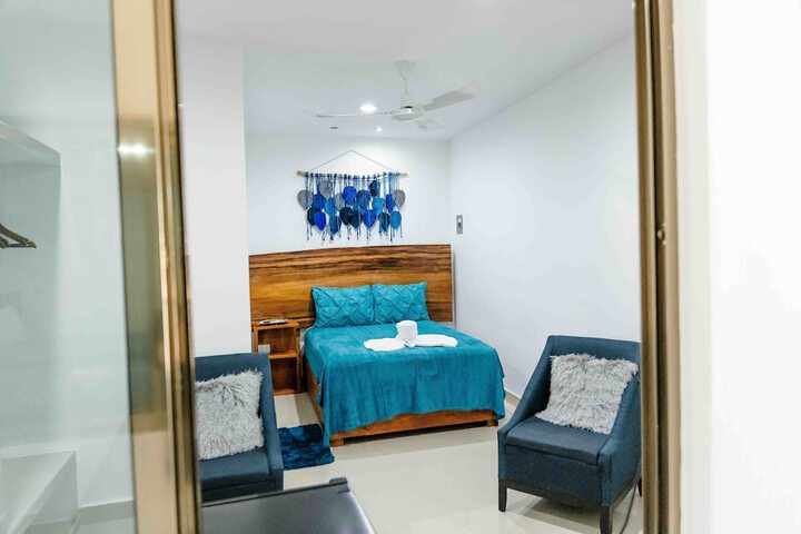 Room 14 of 37