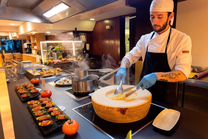Dining 49 of 80