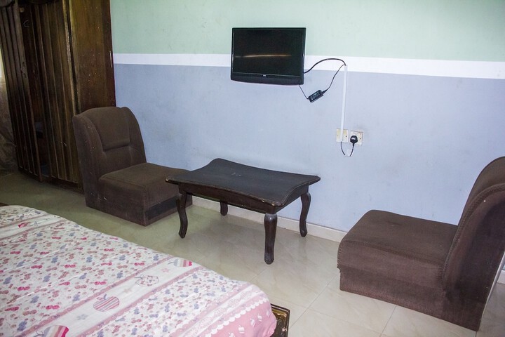 Room 11 of 20