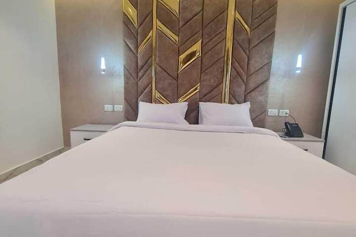 Room 13 of 85