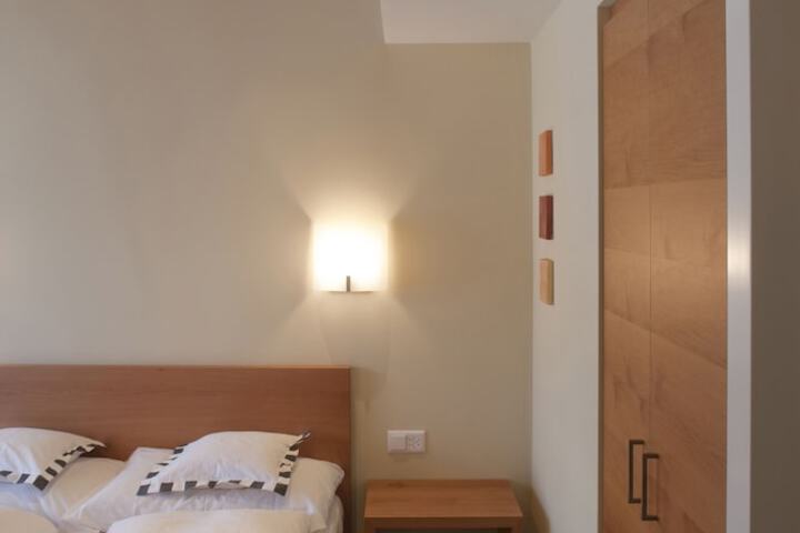Room 12 of 69