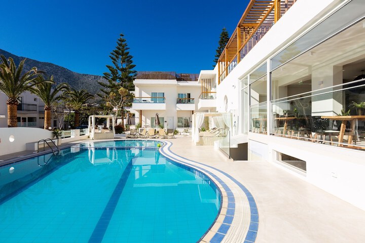 Pool 56 of 102