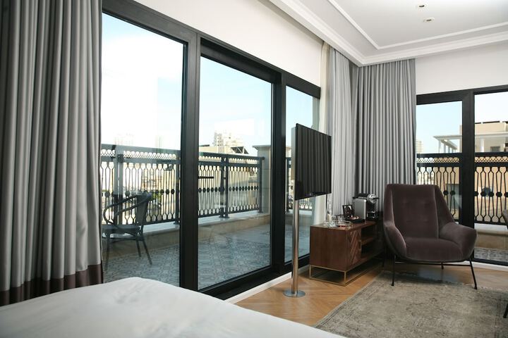 Room 7 of 49