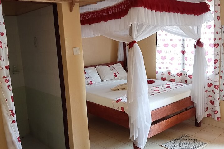Room 3 of 27