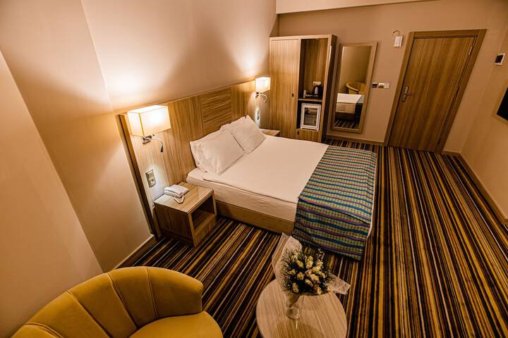 Room 42 of 66