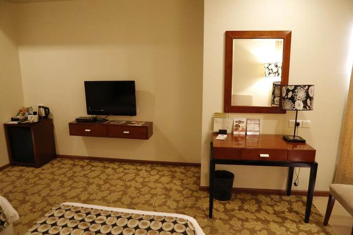 Room 13 of 53