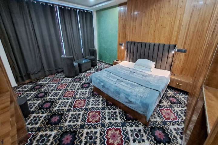 Room 5 of 28