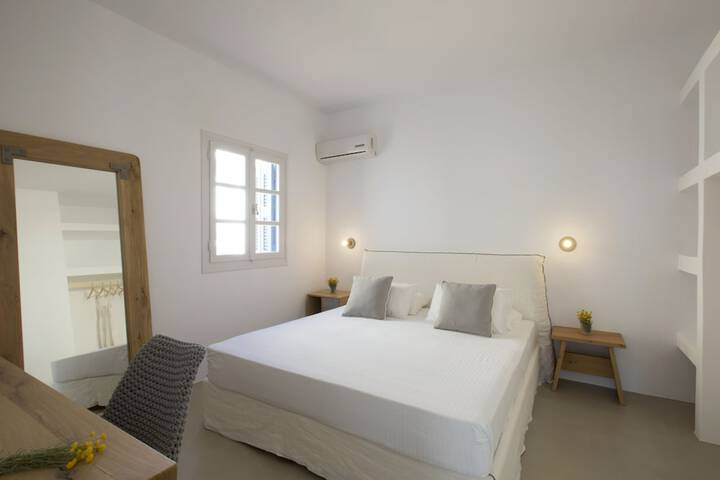 Room 6 of 101