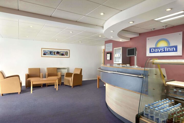 Entrance & Lobby