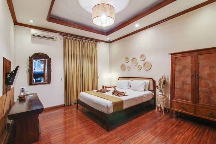 Room 8 of 35