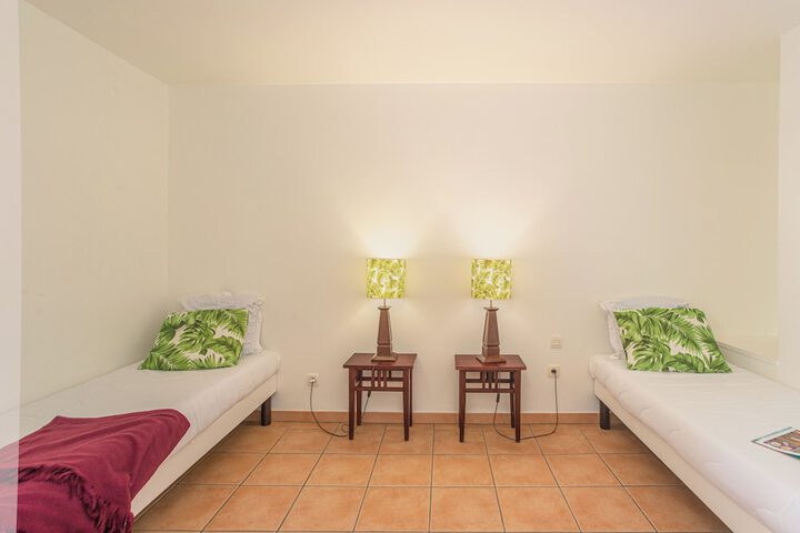 Room 5 of 116