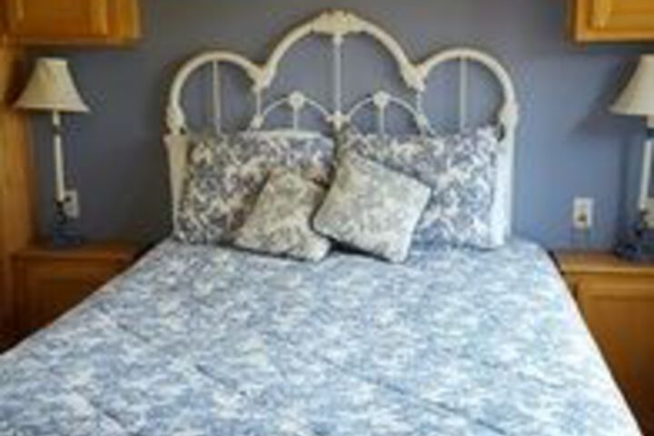 Room 12 of 105