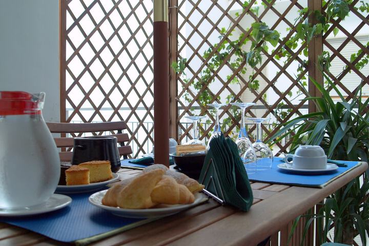 Breakfast/Coffee Service 14 of 16
