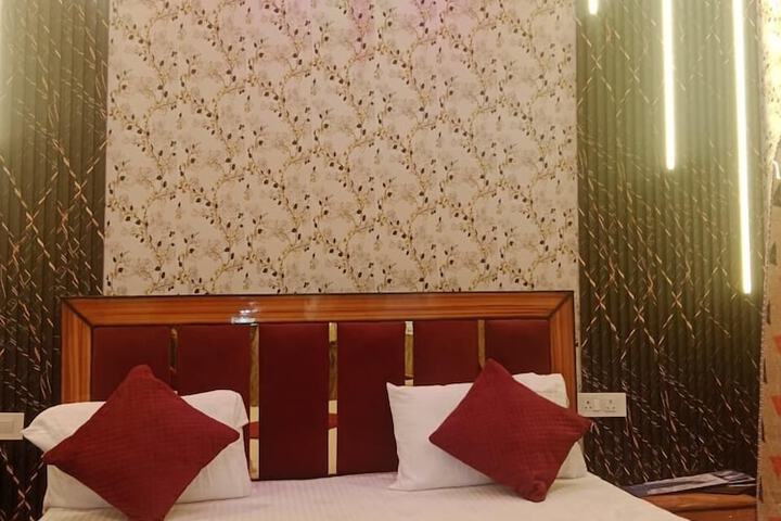 Room 16 of 31