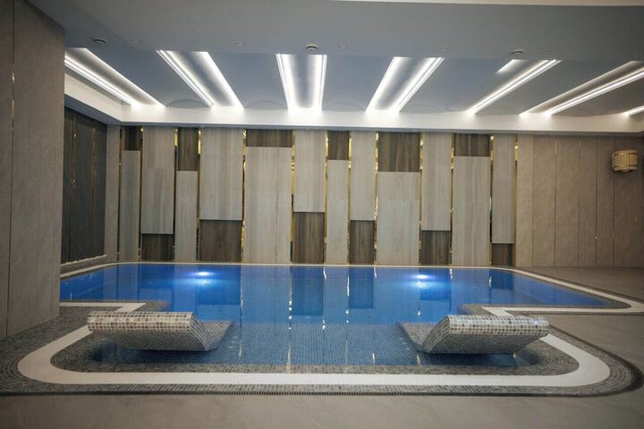 Pool 39 of 61