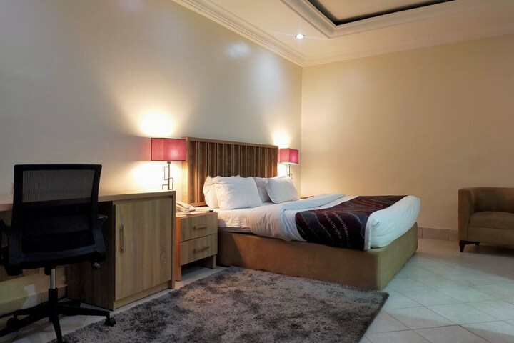 Room 11 of 23